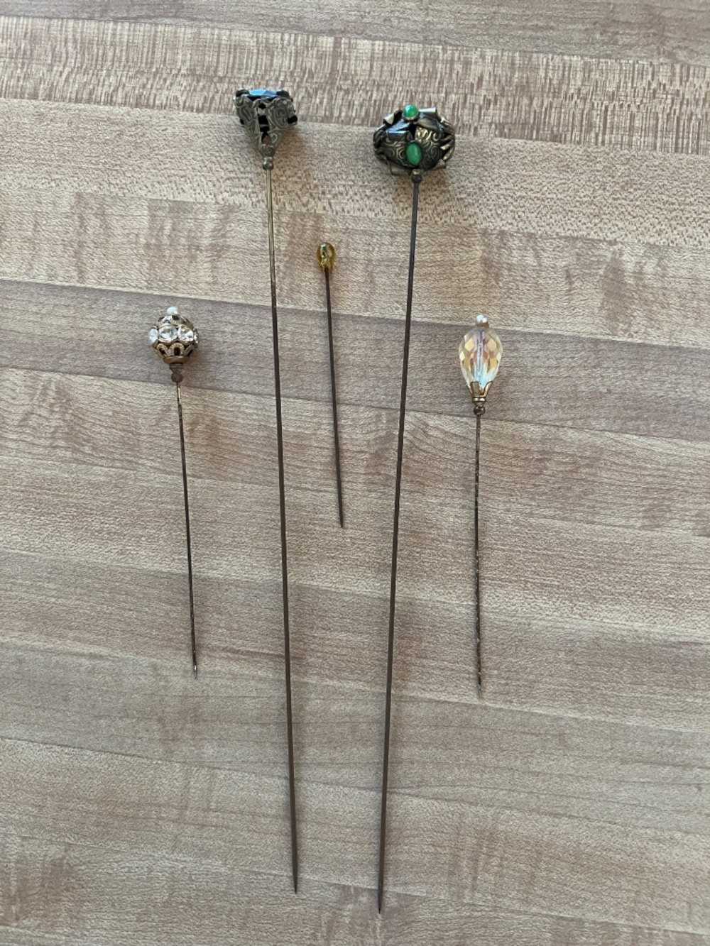 Vintage Hait pins 5 in lot